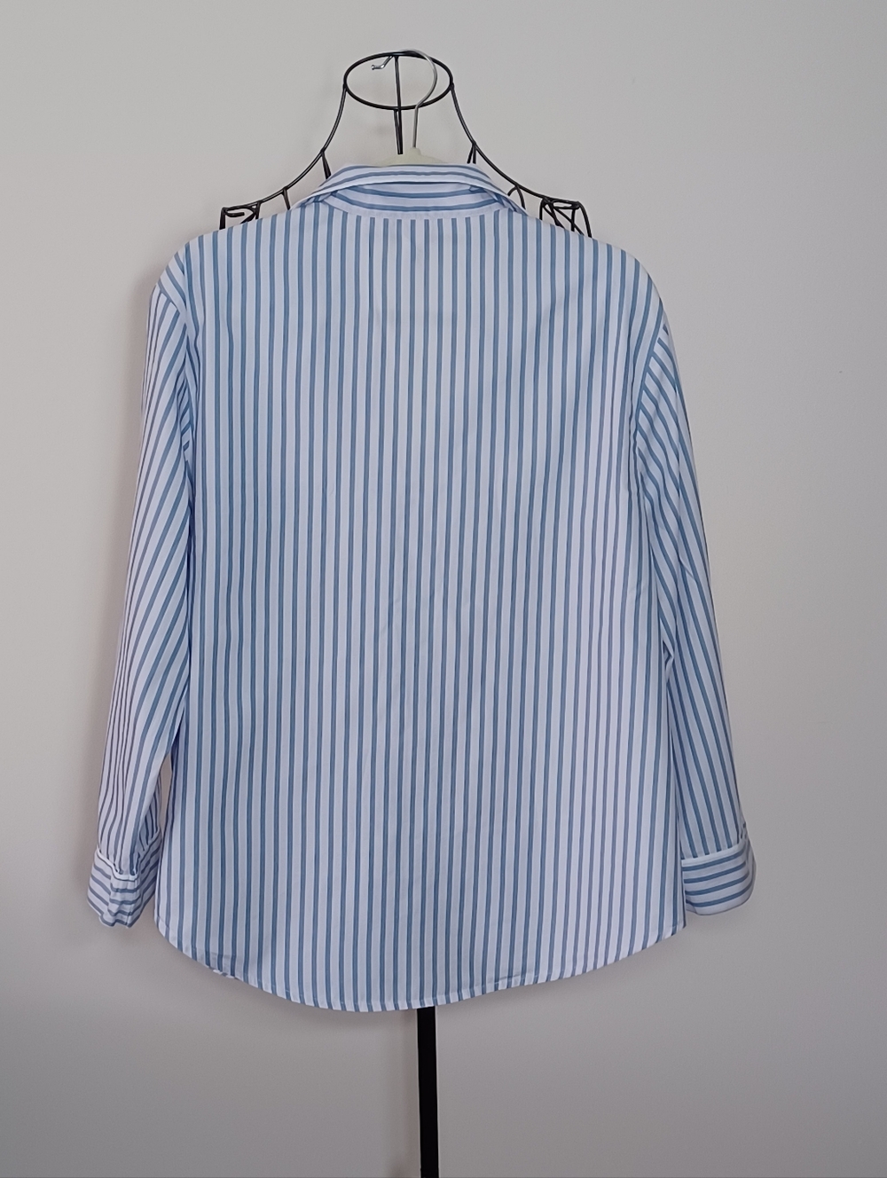 Victoria's Secret Blue Striped Cotton Pajama Top- Size L - Picture 3 of 7